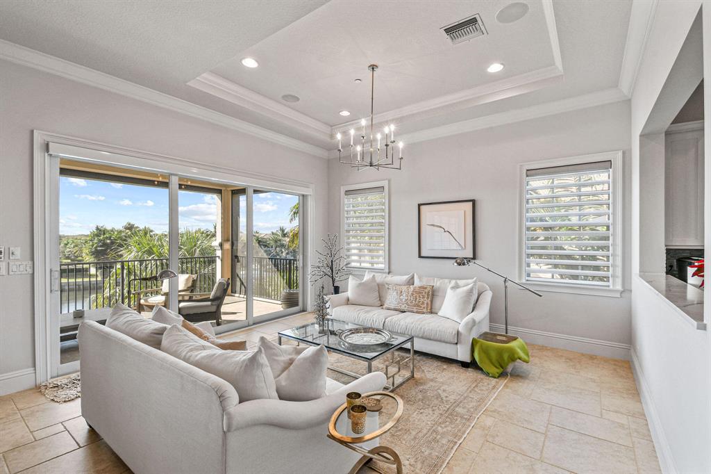 CARRIAGE HOMES AT FRENCHM - Residential