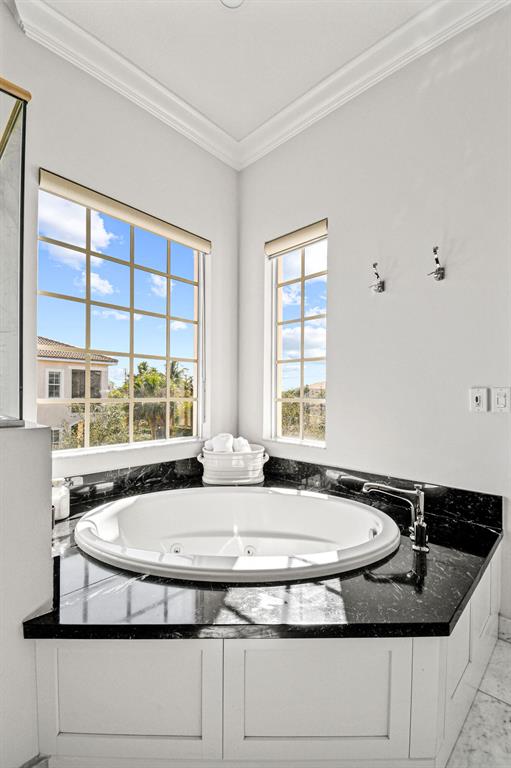 CARRIAGE HOMES AT FRENCHM - Residential