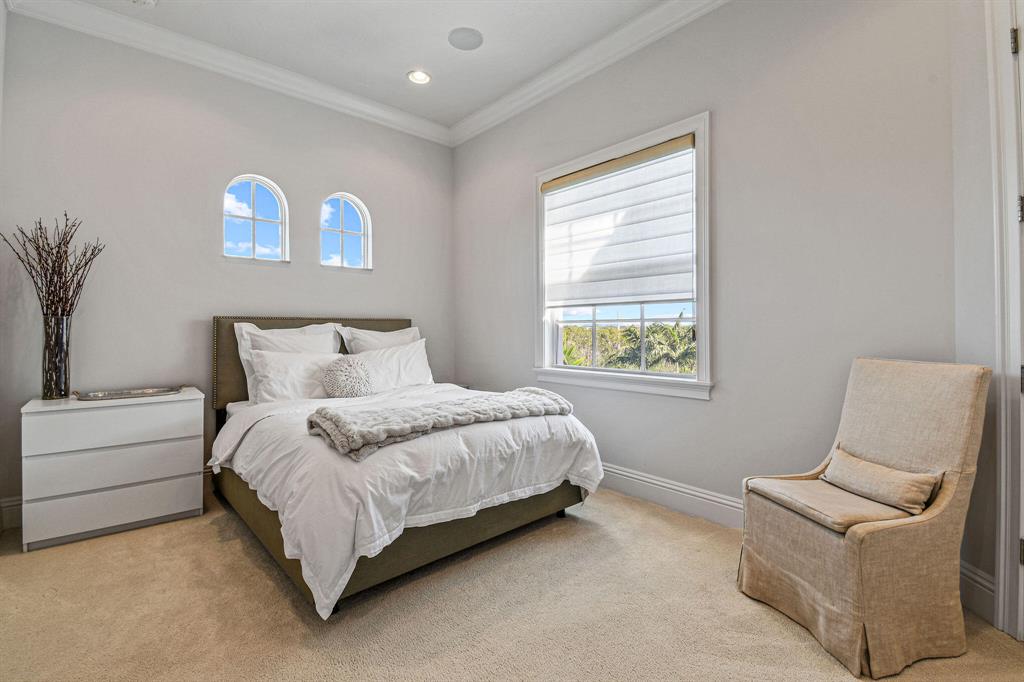 CARRIAGE HOMES AT FRENCHM - Residential