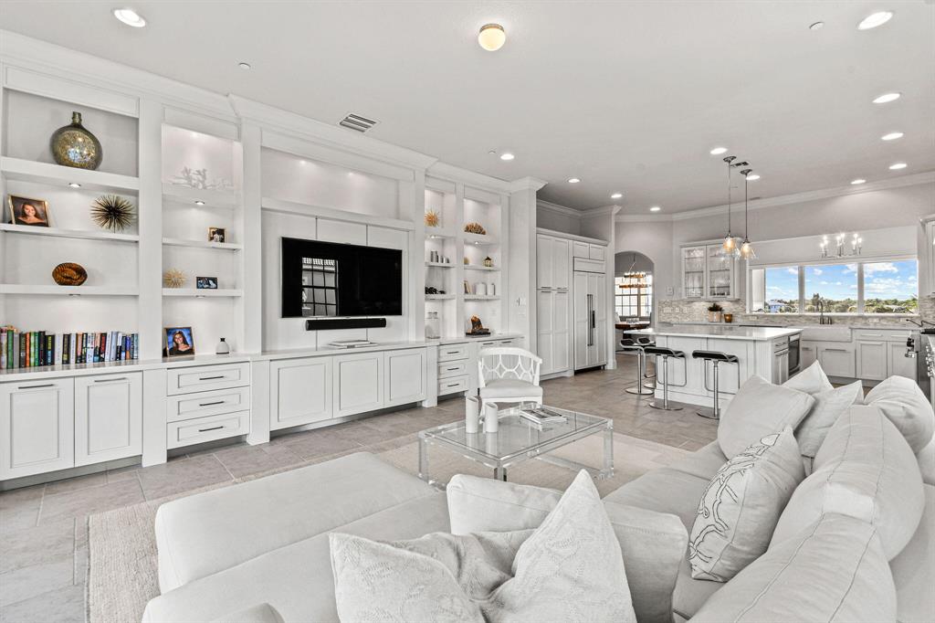 CARRIAGE HOMES AT FRENCHM - Residential