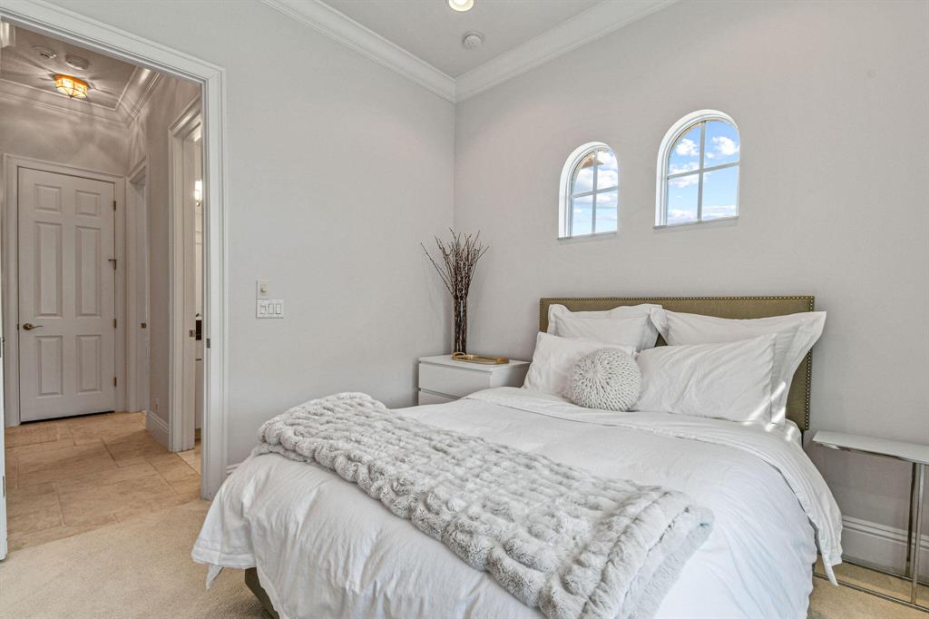 CARRIAGE HOMES AT FRENCHM - Residential