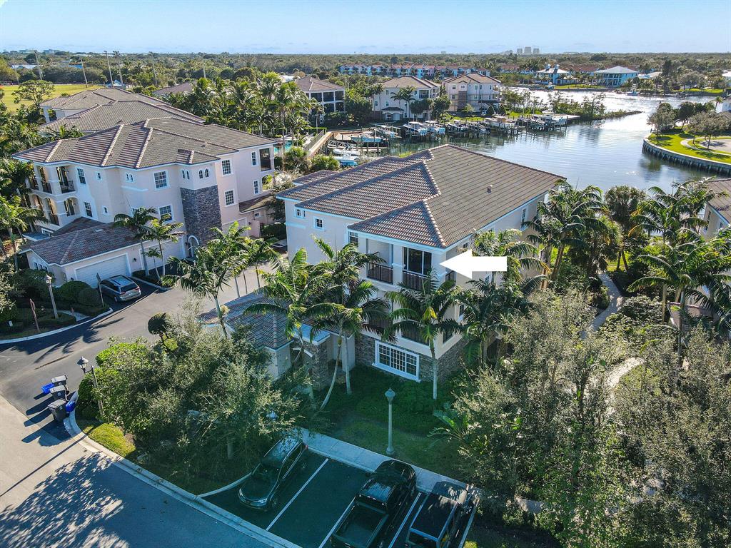 CARRIAGE HOMES AT FRENCHM - Residential