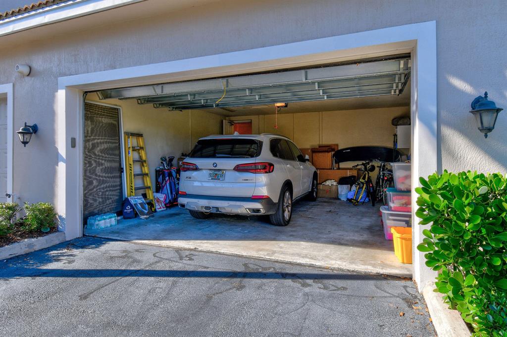 CARRIAGE HOMES AT FRENCHM - Residential