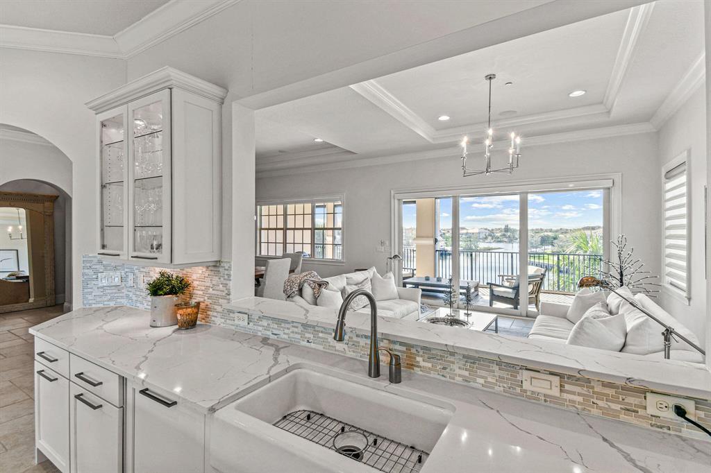 CARRIAGE HOMES AT FRENCHM - Residential