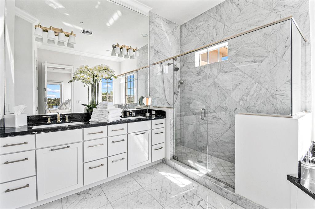 CARRIAGE HOMES AT FRENCHM - Residential