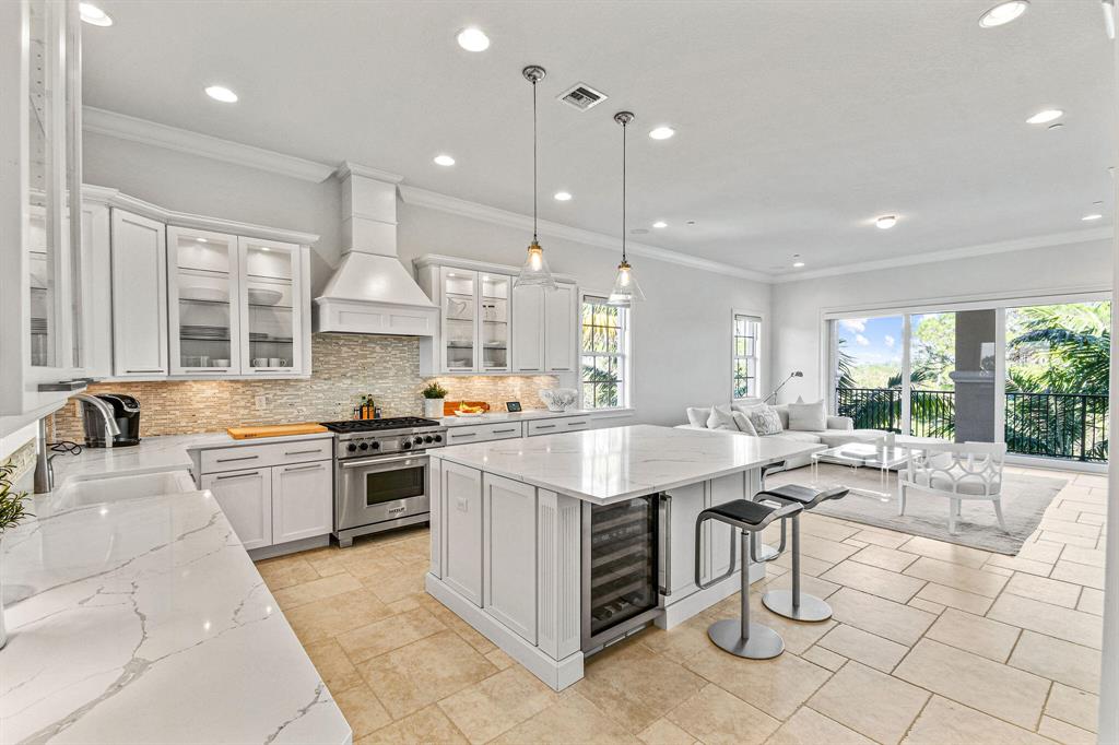 CARRIAGE HOMES AT FRENCHM - Residential