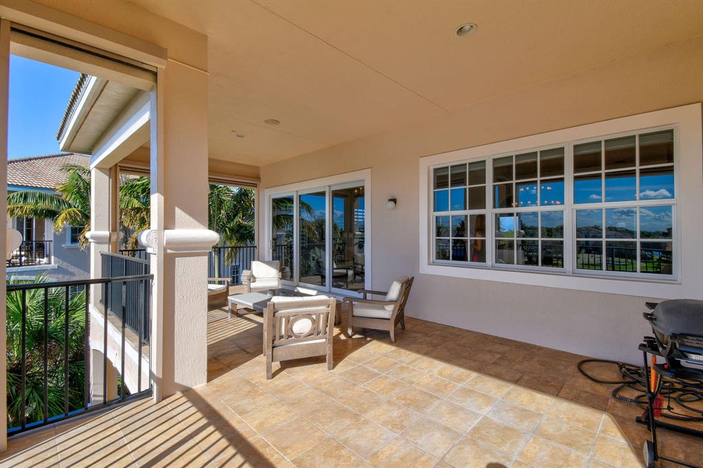 CARRIAGE HOMES AT FRENCHM - Residential