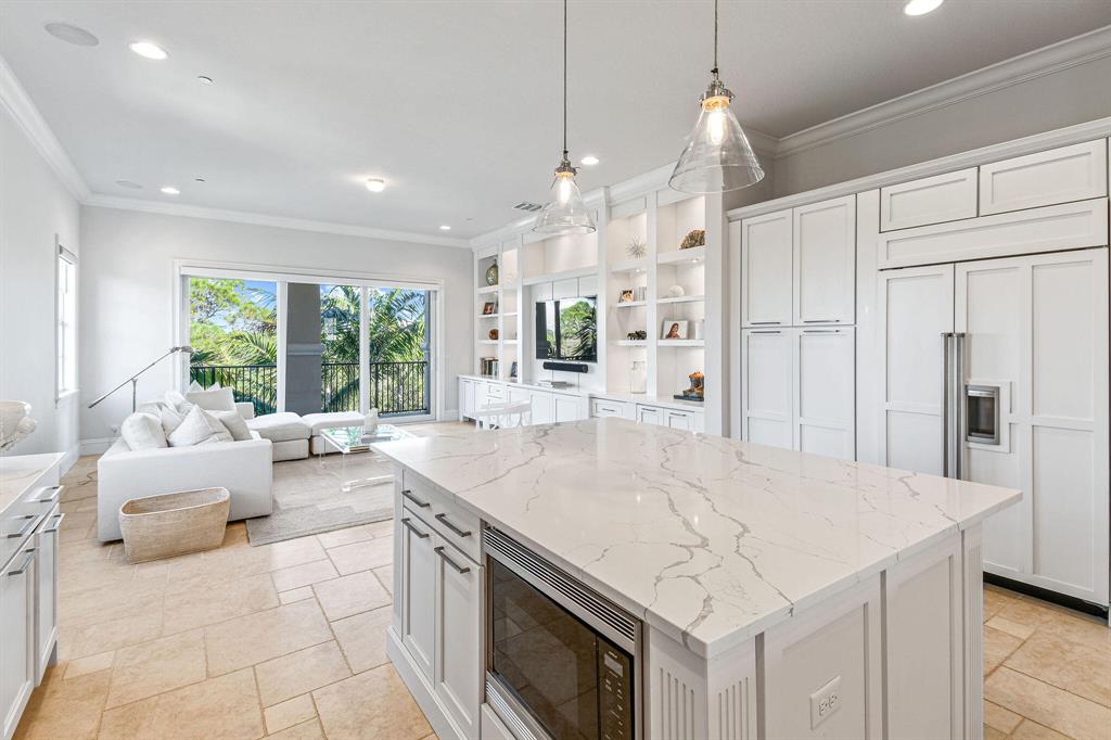 CARRIAGE HOMES AT FRENCHM - Residential