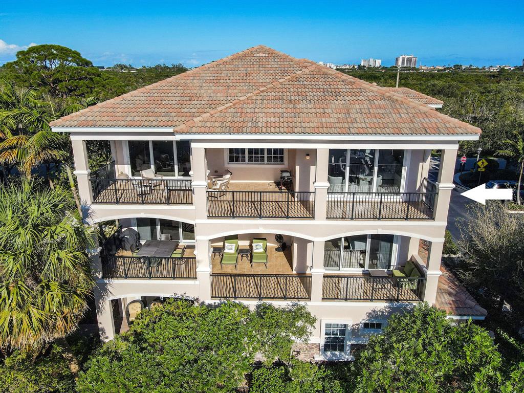 CARRIAGE HOMES AT FRENCHM - Residential