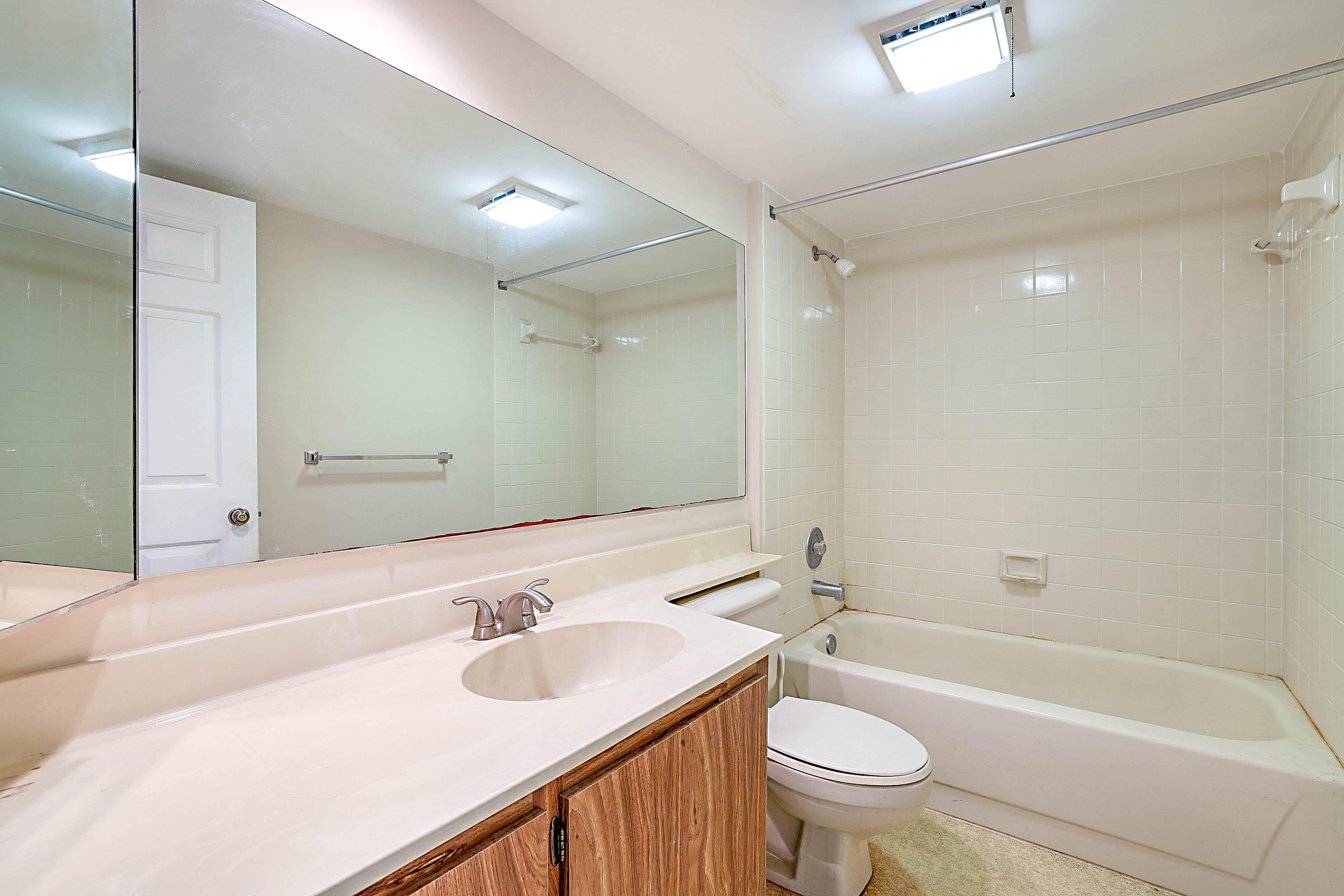 WHITEHALL CONDO OF THE LANDS OF THE PRESIDENT - Residential