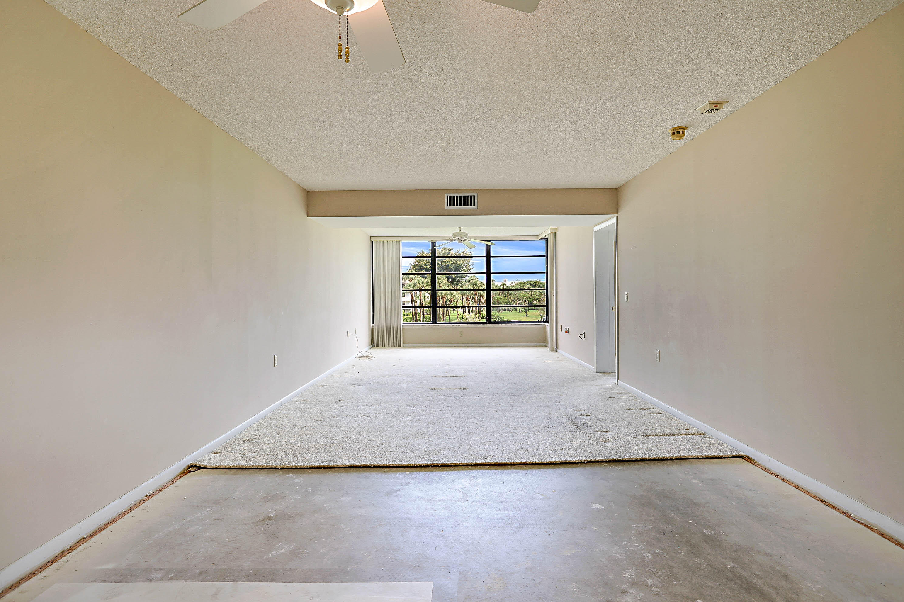 WHITEHALL CONDO OF THE LANDS OF THE PRESIDENT - Residential