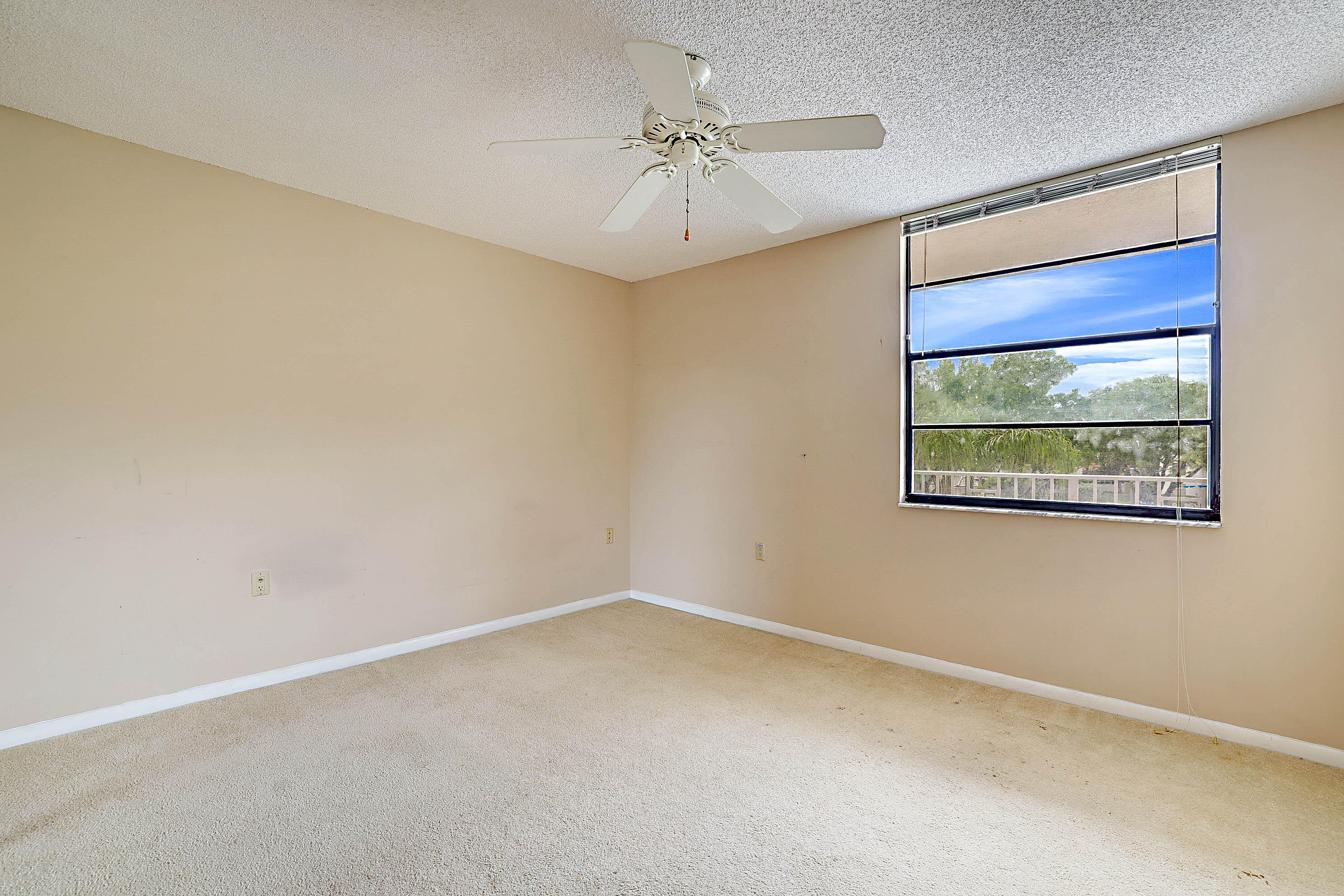 WHITEHALL CONDO OF THE LANDS OF THE PRESIDENT - Residential