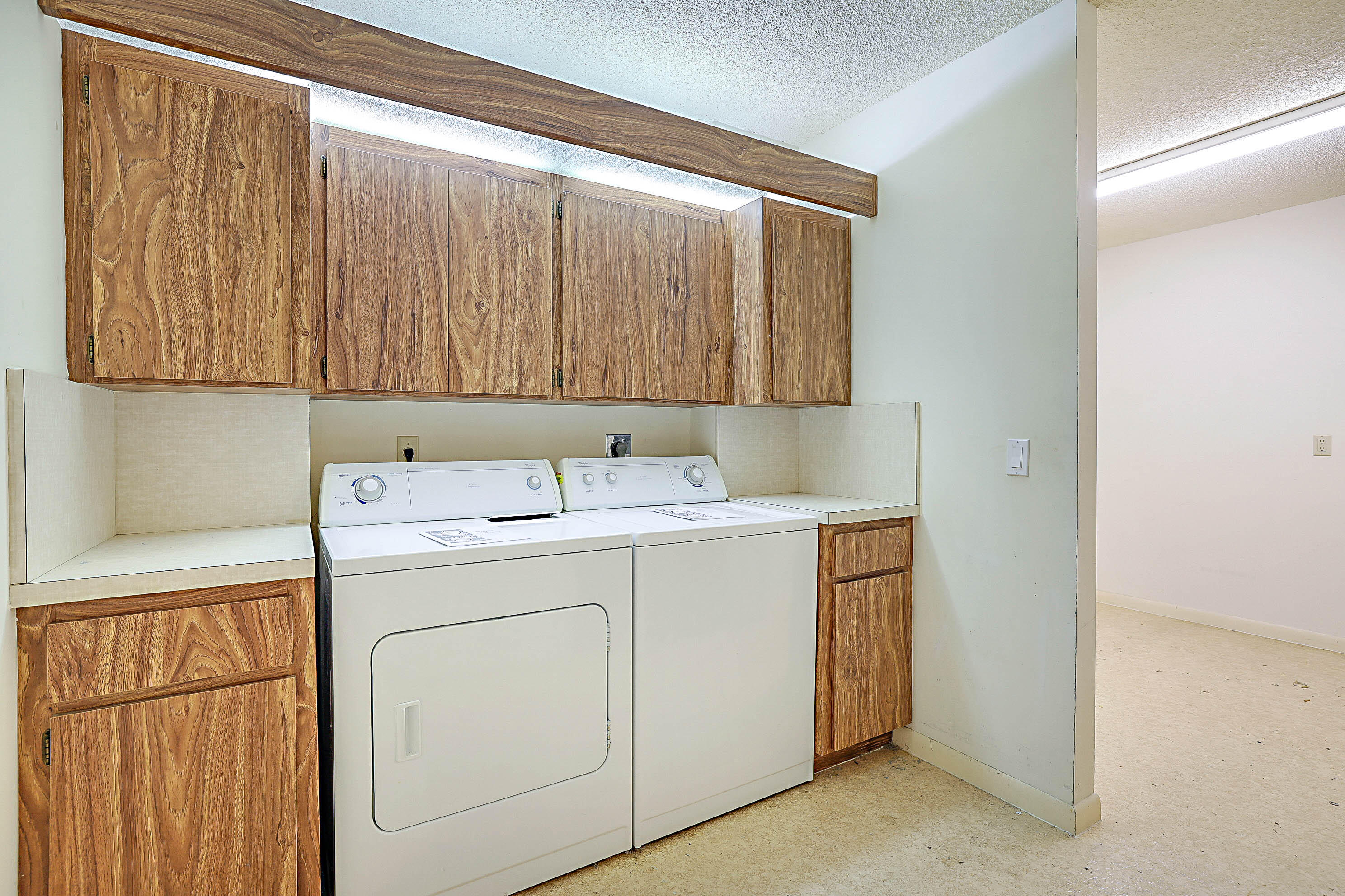WHITEHALL CONDO OF THE LANDS OF THE PRESIDENT - Residential