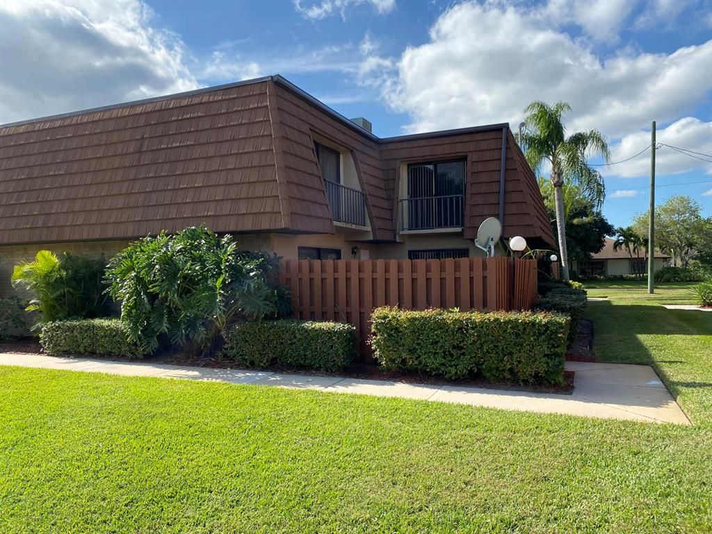 Photo of 1402 Nebraska Avenue #15d, Fort Pierce, FL 34950 (MLS # R10768507)