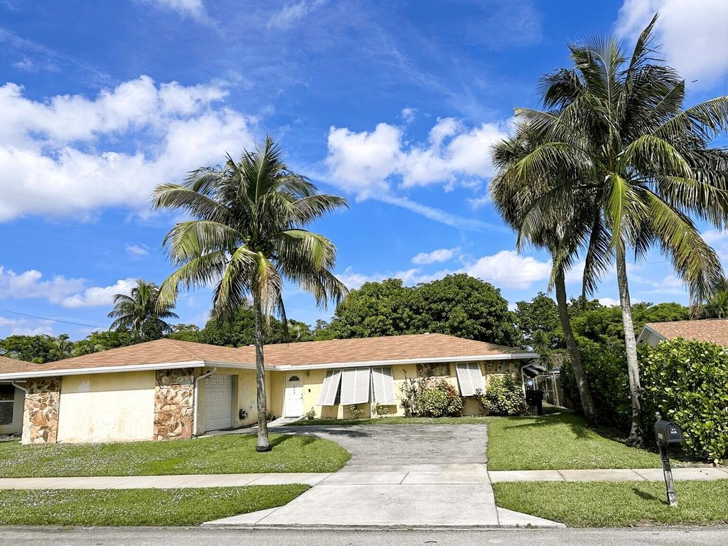 Photo of 1820 17th Court N, Lake Worth Beach, FL 33460 (MLS # R11140636)