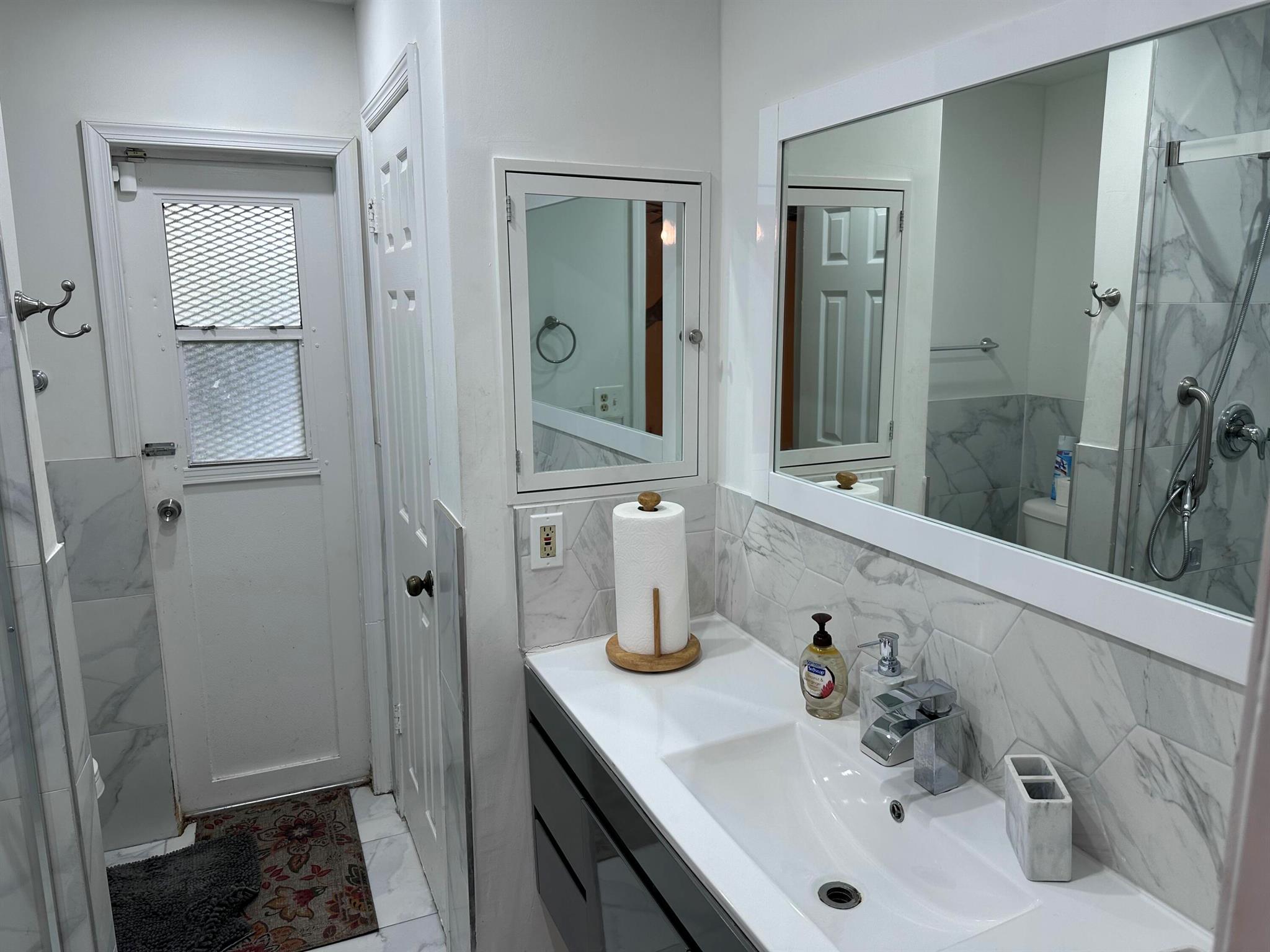 LAKE CLARKE TERR - Residential