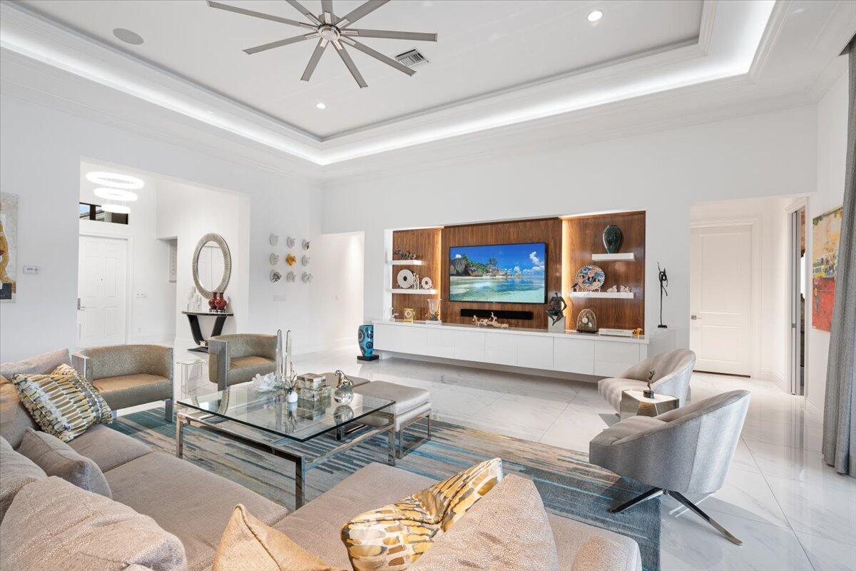 ROYAL PALM POLO PLAT - Residential