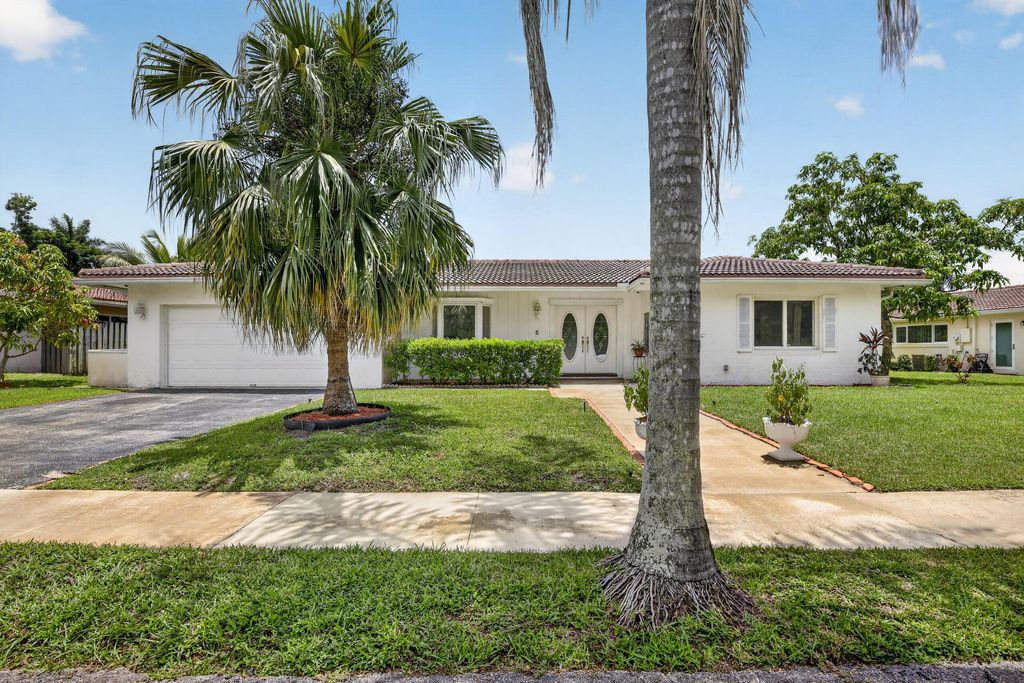 Photo of 410 Bonaventure Boulevard, Weston, FL 33326 (MLS # B26052924)