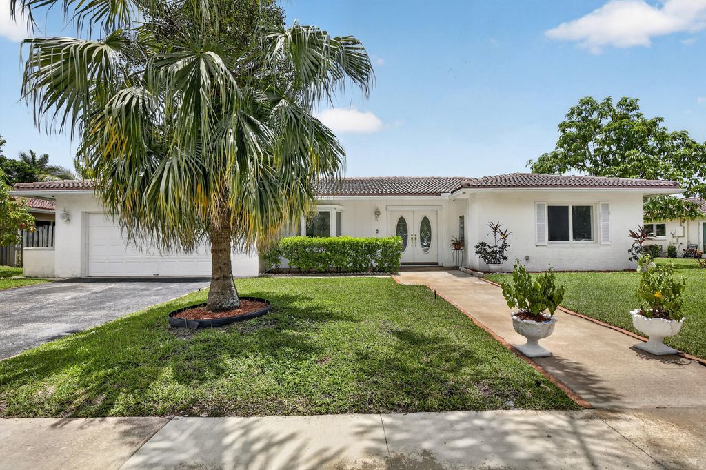 Photo of 410 Bonaventure Boulevard, Weston, FL 33326 (MLS # B26052924)