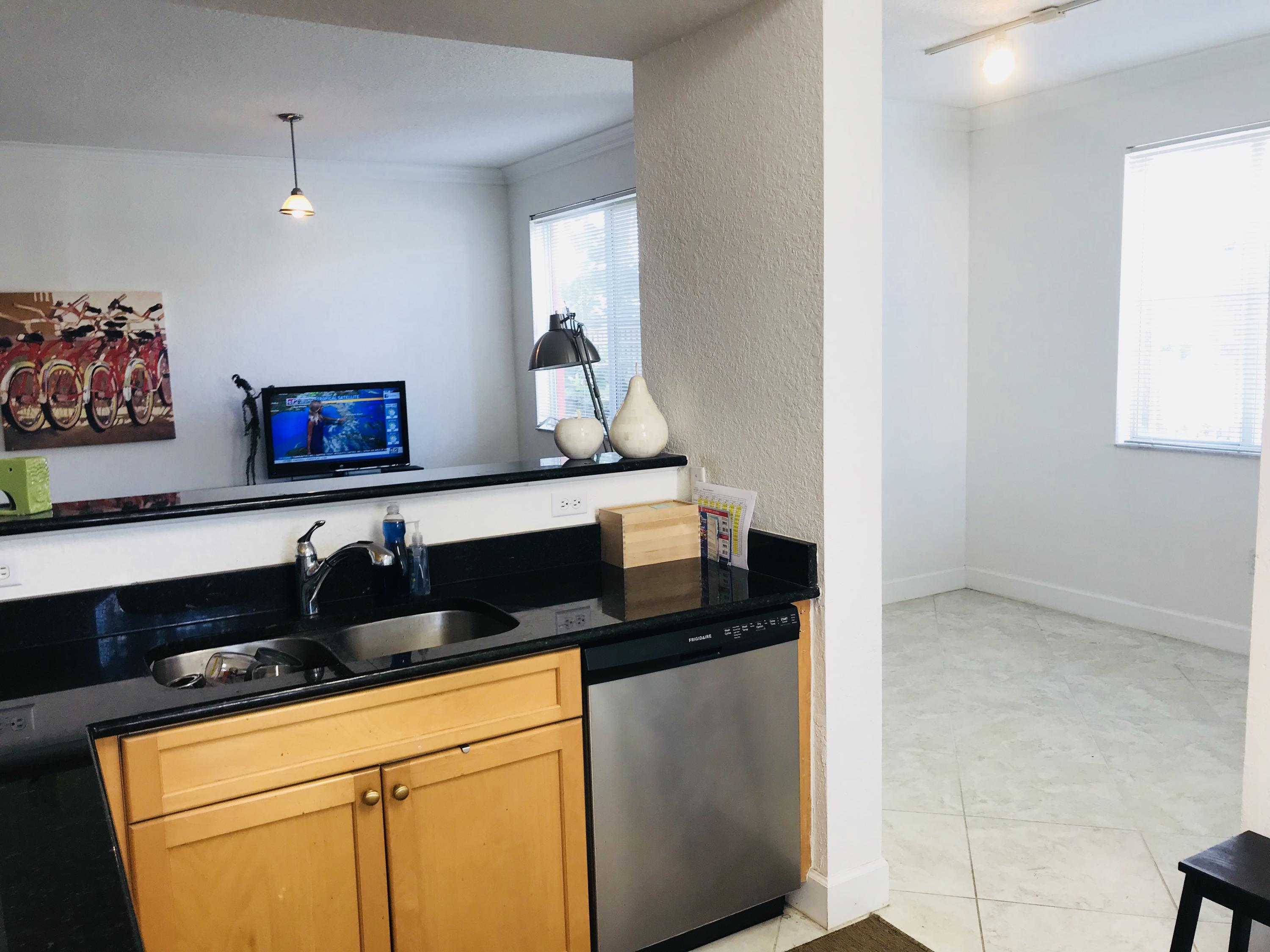 RESIDENCES AT LEGACY PLACE CONDO - Residential Lease