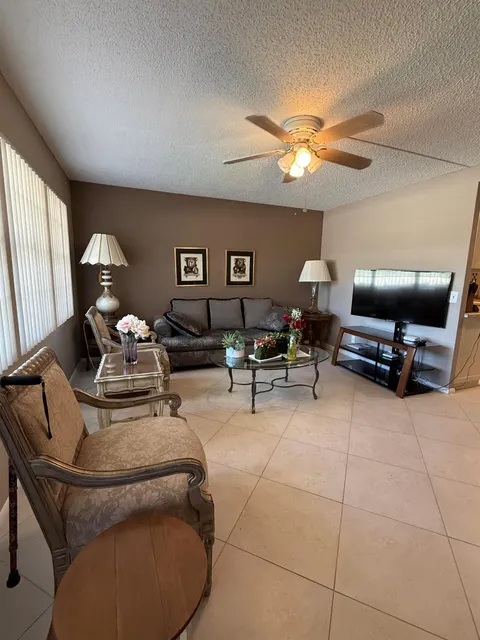 1008 Wolverton A, Boca Raton, FL MLS: R11090988