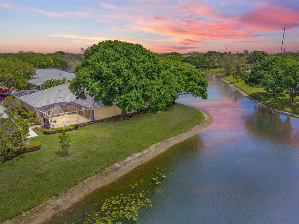 Photo of 3304 Lakemont Court, Palm Beach Gardens, FL 33403 (MLS # R10706101)