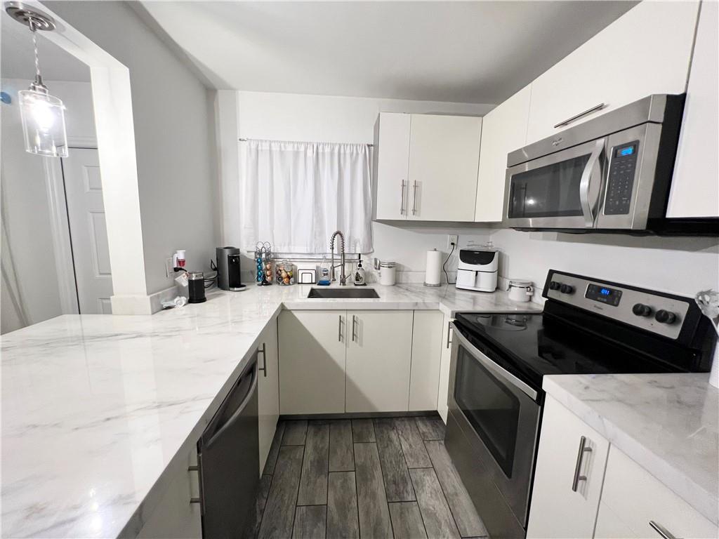 Monroe of Hollywood - Residential