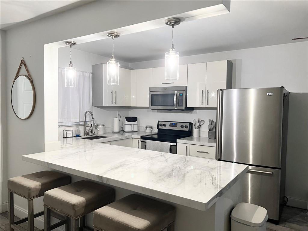 Monroe of Hollywood - Residential