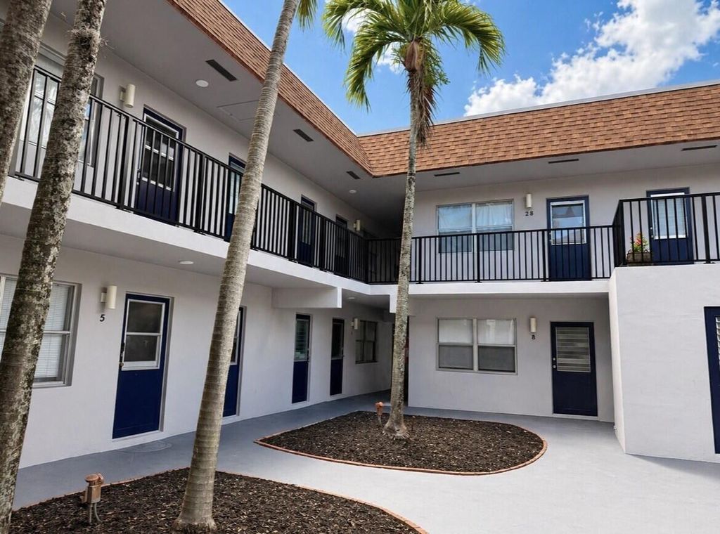 Photo of 260 NW 19th Street #27, Boca Raton, FL 33432 (MLS # B26022663)
