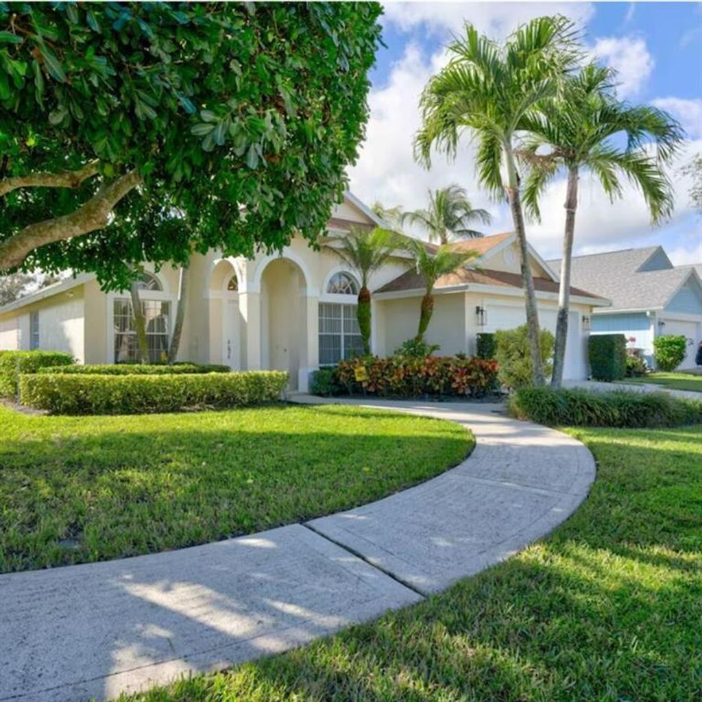Photo of 6014 Adams Street, Jupiter, FL 33458 (MLS # R10882007)