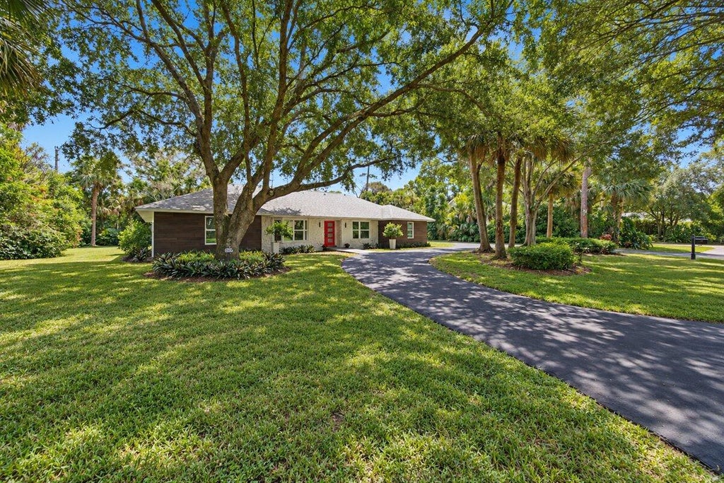 Photo of 4384 2nd Square SW, Vero Beach, FL 32968 (MLS # B26074265)