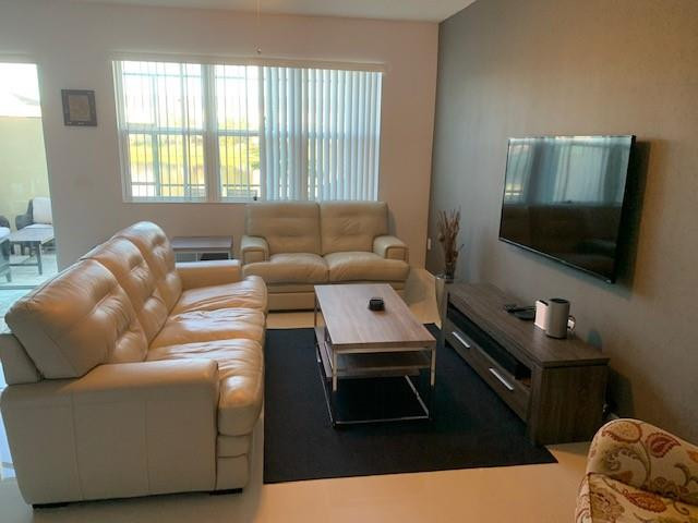 COMPASS BAY - Residential