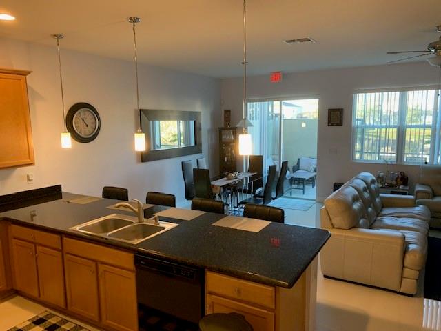 COMPASS BAY - Residential