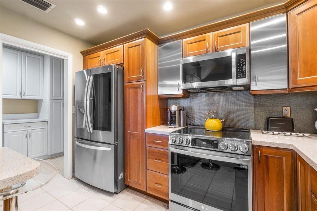 SUN AND SURF CLUB COMMUNI - Residential