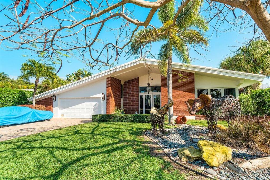 SUN AND SURF CLUB COMMUNI - Residential