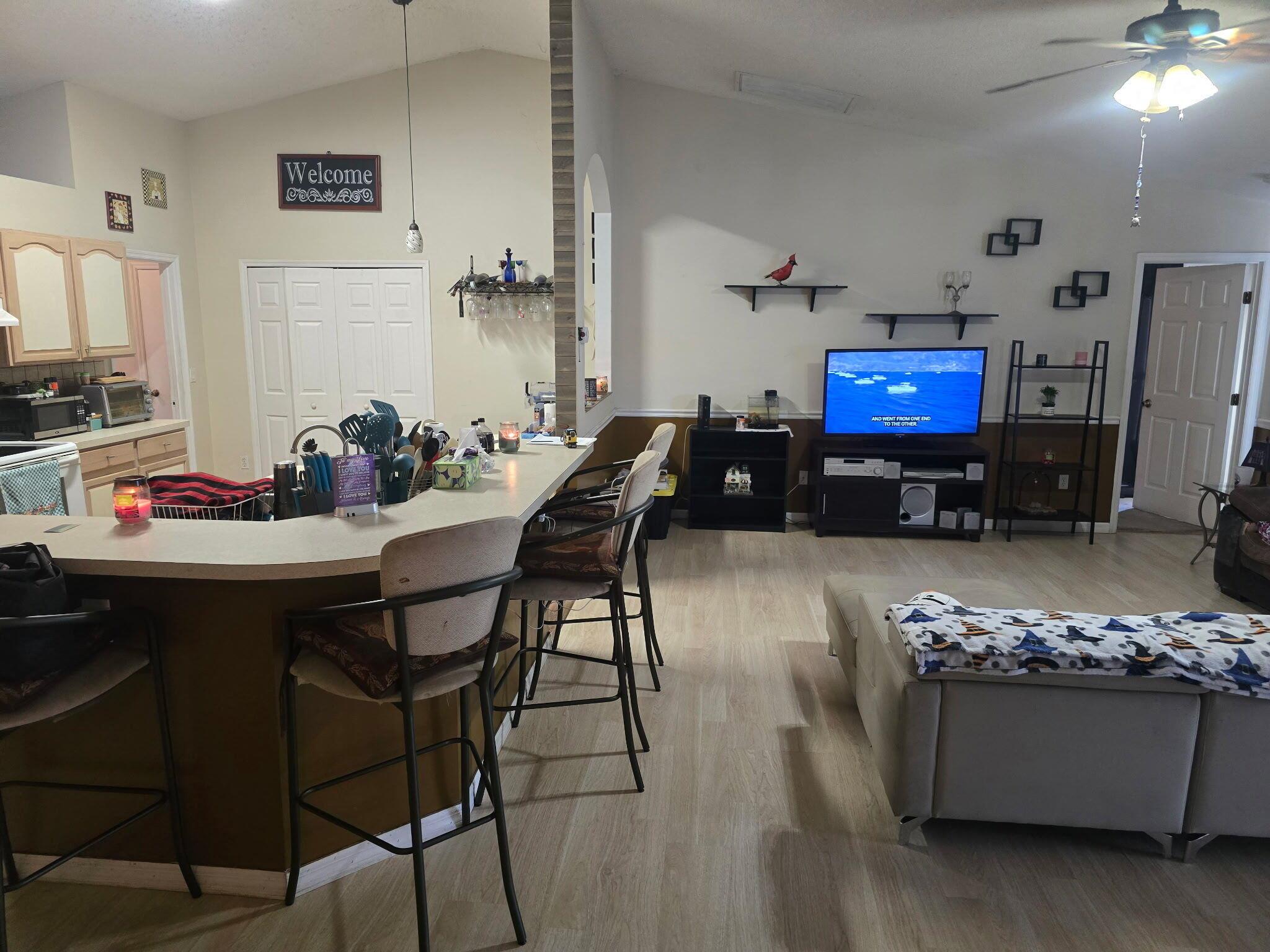 2221 SW Edison Circle