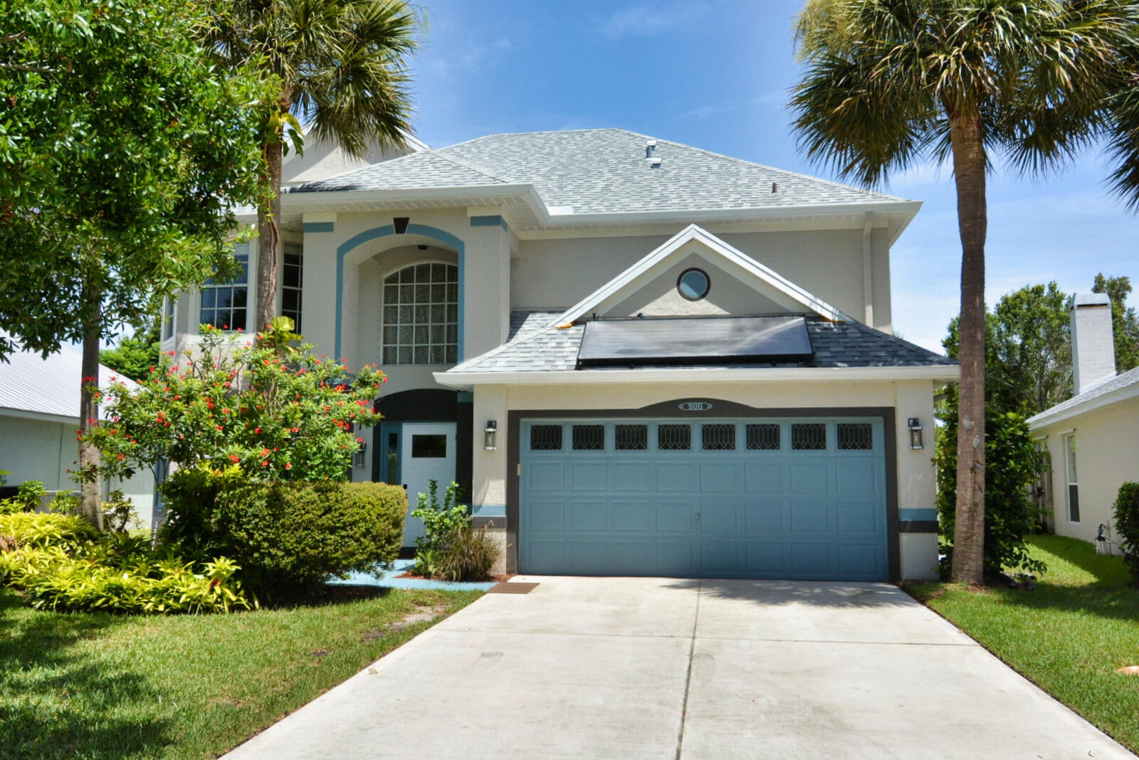 900 NW Waterlily Place