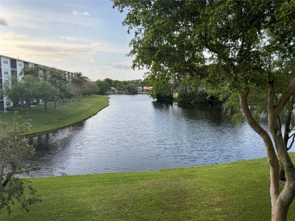 Photo of 2238 N Cypress Bend Drive #304, Pompano Beach, FL 33069 (MLS # F10435974)