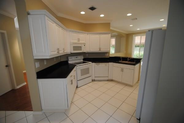 Jacaranda Prcl 547 114-37 - Residential Lease