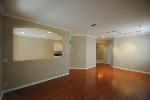 Jacaranda Prcl 547 114-37 - Residential Lease