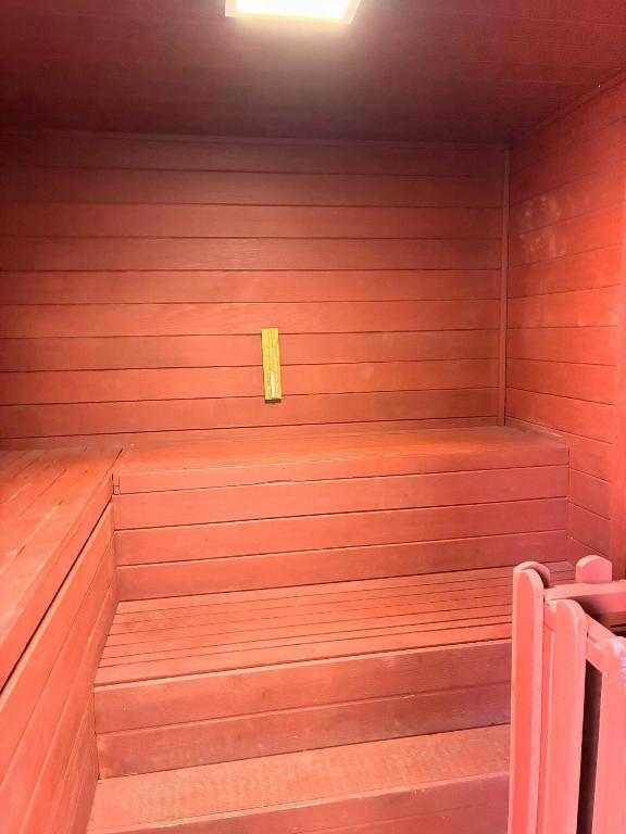 CRESTHAVEN VILLAS 7 CONDO - Residential