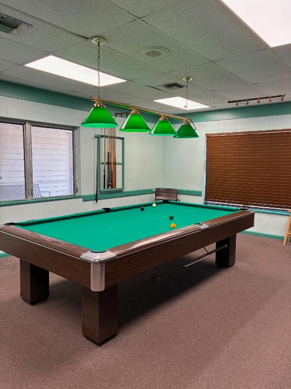 CRESTHAVEN VILLAS 7 CONDO - Residential