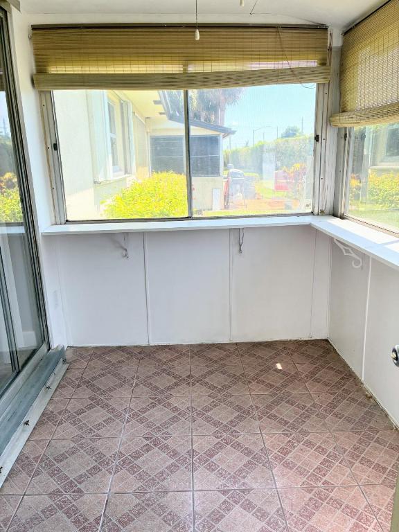 CRESTHAVEN VILLAS 7 CONDO - Residential