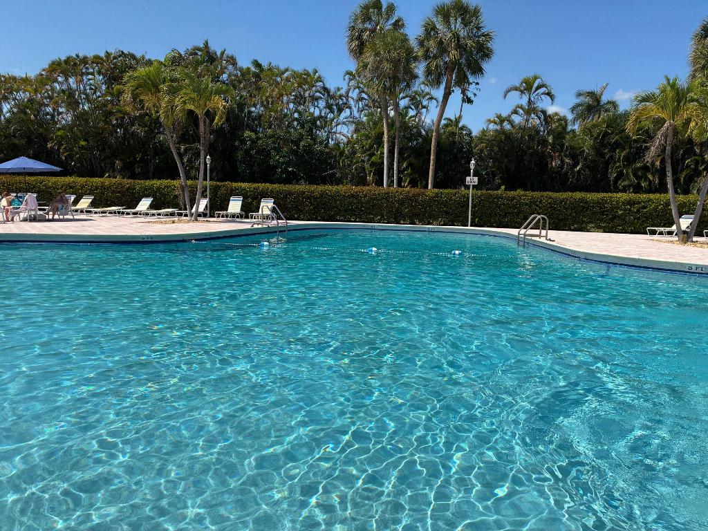 CRESTHAVEN VILLAS 7 CONDO - Residential