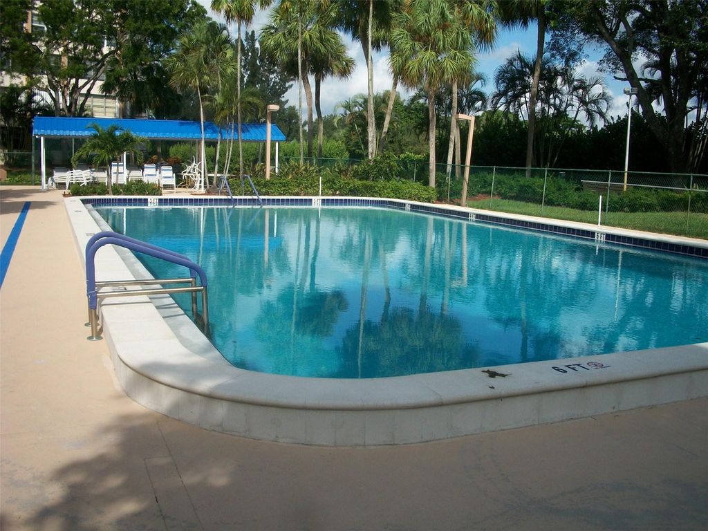 Photo of 1000 Saint Charles Place #622, Pembroke Pines, FL 33026 (MLS # F10440736)