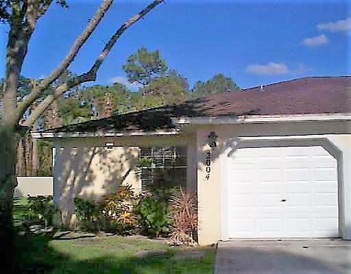 One-story attached villa on corner lot adjacent to preserve area. Spacious rear and side yard; one car garage. Cathedral ceilings, tile floors throughout. Washer & dryer in unit. Minimum 650+ credit score.