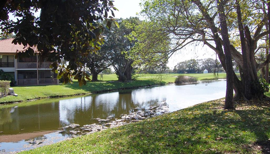 GOLF VILLAS - Residential