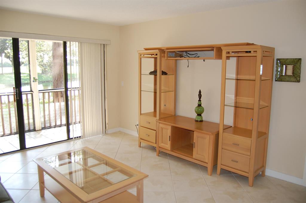 GOLF VILLAS - Residential