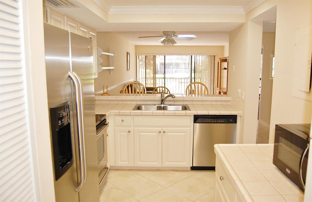 GOLF VILLAS - Residential