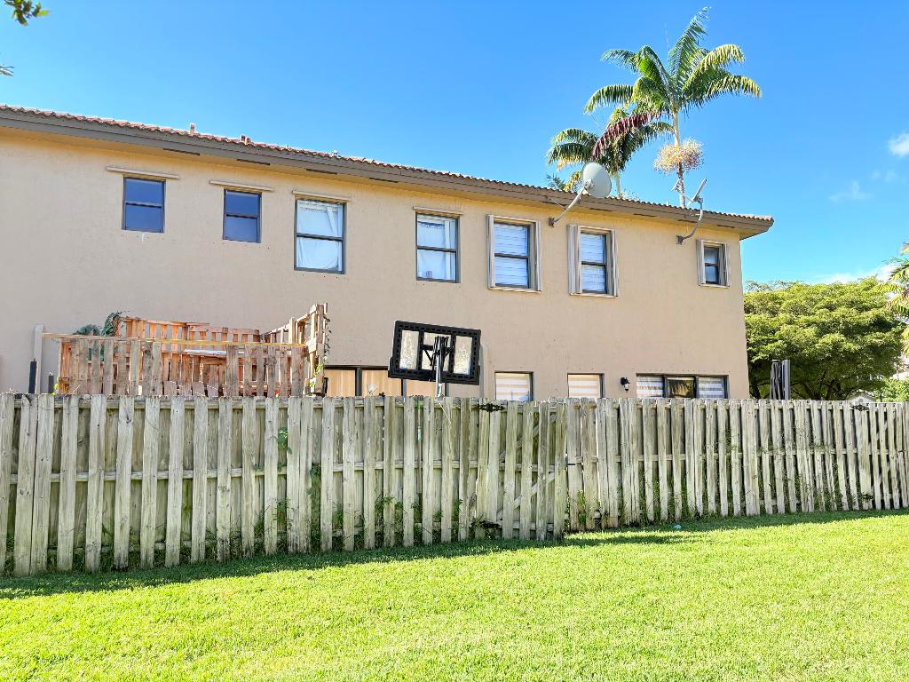 SILVER PALM EAST SEC TWO - Residential